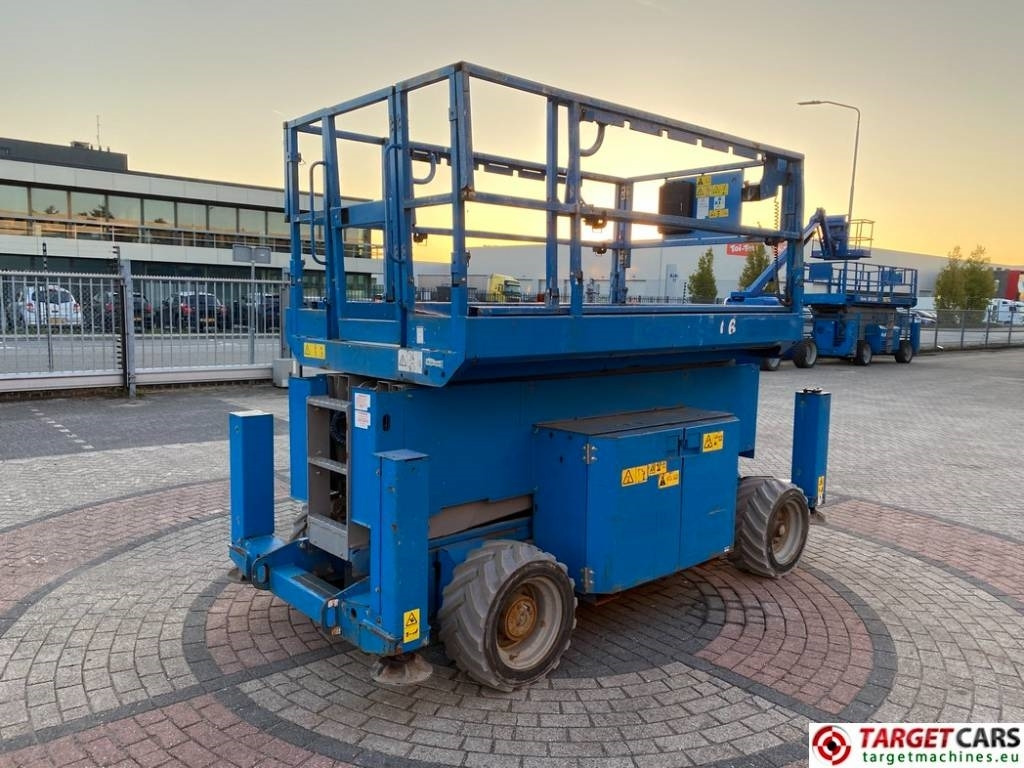 Genie GS-4069 DC Electric GS4069 Scissor WorkLift 1412cm - Ψαλιδωτό ανυψωτικό: φωτογραφία 3 Genie GS-4069 DC Electric GS4069 Scissor WorkLift 1412cm - Ψαλιδωτό ανυψωτικό: φωτογραφία 3