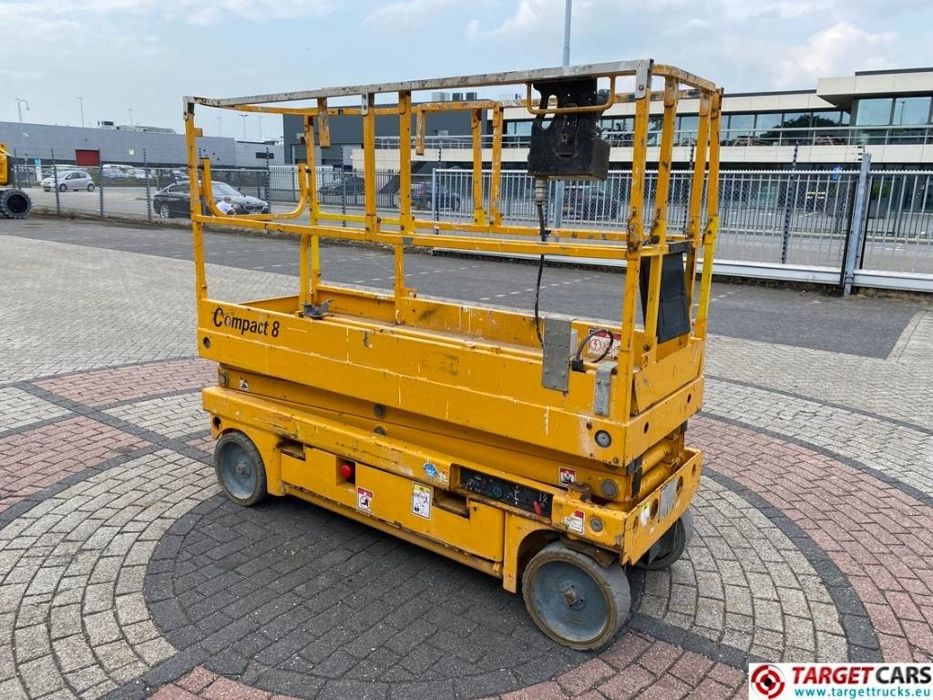 Haulotte Compact 8 Electric Scissor Work Lift 818cm - Ψαλιδωτό ανυψωτικό: φωτογραφία 2 Haulotte Compact 8 Electric Scissor Work Lift 818cm - Ψαλιδωτό ανυψωτικό: φωτογραφία 2