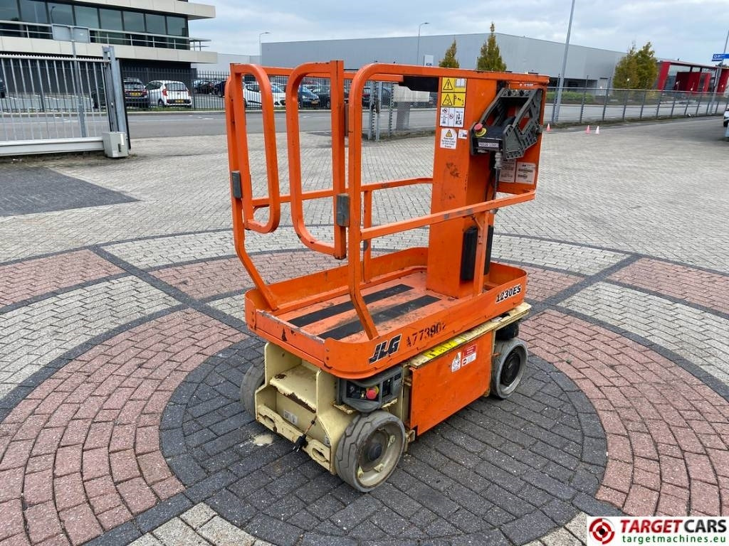 JLG 1230ES Electric Vertical Mast Work Lift 566cm - Κάθετος ανελκυστήρας με κατάρτι: φωτογραφία 3 JLG 1230ES Electric Vertical Mast Work Lift 566cm - Κάθετος ανελκυστήρας με κατάρτι: φωτογραφία 3