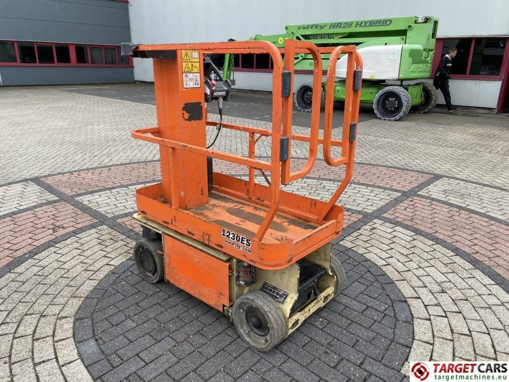 JLG 1230ES Electric Vertical Mast Work Lift 566cm - Κάθετος ανελκυστήρας με κατάρτι: φωτογραφία 4 JLG 1230ES Electric Vertical Mast Work Lift 566cm - Κάθετος ανελκυστήρας με κατάρτι: φωτογραφία 4