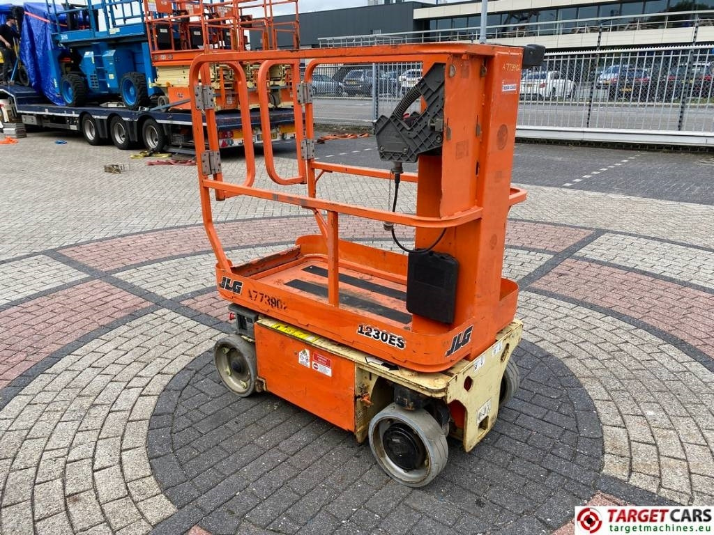 JLG 1230ES Electric Vertical Mast Work Lift 566cm - Κάθετος ανελκυστήρας με κατάρτι: φωτογραφία 2 JLG 1230ES Electric Vertical Mast Work Lift 566cm - Κάθετος ανελκυστήρας με κατάρτι: φωτογραφία 2