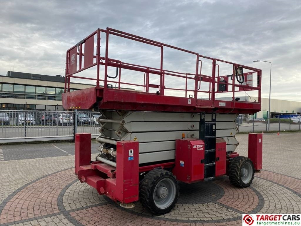 MEC 6092RT Diesel 4x4 Scissor Work Lift 2020cm - Ψαλιδωτό ανυψωτικό: φωτογραφία 3 MEC 6092RT Diesel 4x4 Scissor Work Lift 2020cm - Ψαλιδωτό ανυψωτικό: φωτογραφία 3