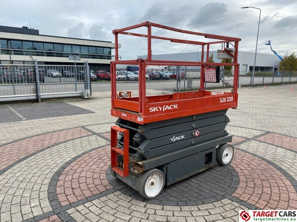 SkyJack SJIII-3226 Electric 3226 Scissor Work Lift 990cm - Ψαλιδωτό ανυψωτικό: φωτογραφία 3 SkyJack SJIII-3226 Electric 3226 Scissor Work Lift 990cm - Ψαλιδωτό ανυψωτικό: φωτογραφία 3