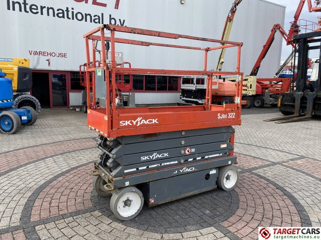 SkyJack SJIII-3226 Electric 3226 Scissor Work Lift 990cm - Ψαλιδωτό ανυψωτικό: φωτογραφία 1 SkyJack SJIII-3226 Electric 3226 Scissor Work Lift 990cm - Ψαλιδωτό ανυψωτικό: φωτογραφία 1