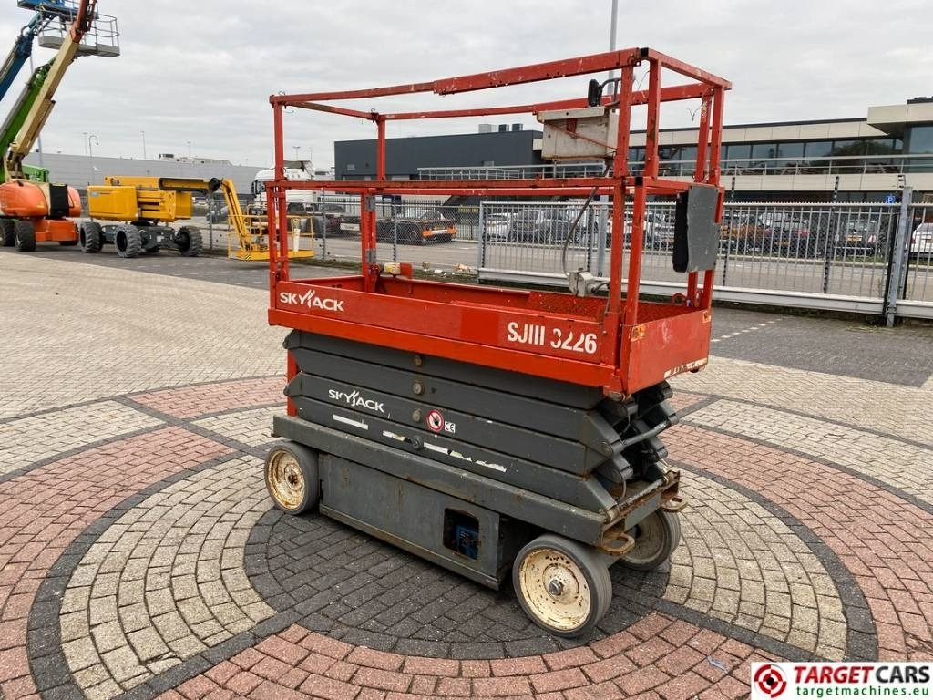 SkyJack SJIII-3226 Electric 3226 Scissor Work Lift 990cm - Ψαλιδωτό ανυψωτικό: φωτογραφία 2 SkyJack SJIII-3226 Electric 3226 Scissor Work Lift 990cm - Ψαλιδωτό ανυψωτικό: φωτογραφία 2