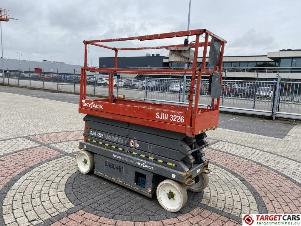 SkyJack SJIII-3226 Electric Scissor Work Lift 990cm - Ψαλιδωτό ανυψωτικό: φωτογραφία 2 SkyJack SJIII-3226 Electric Scissor Work Lift 990cm - Ψαλιδωτό ανυψωτικό: φωτογραφία 2