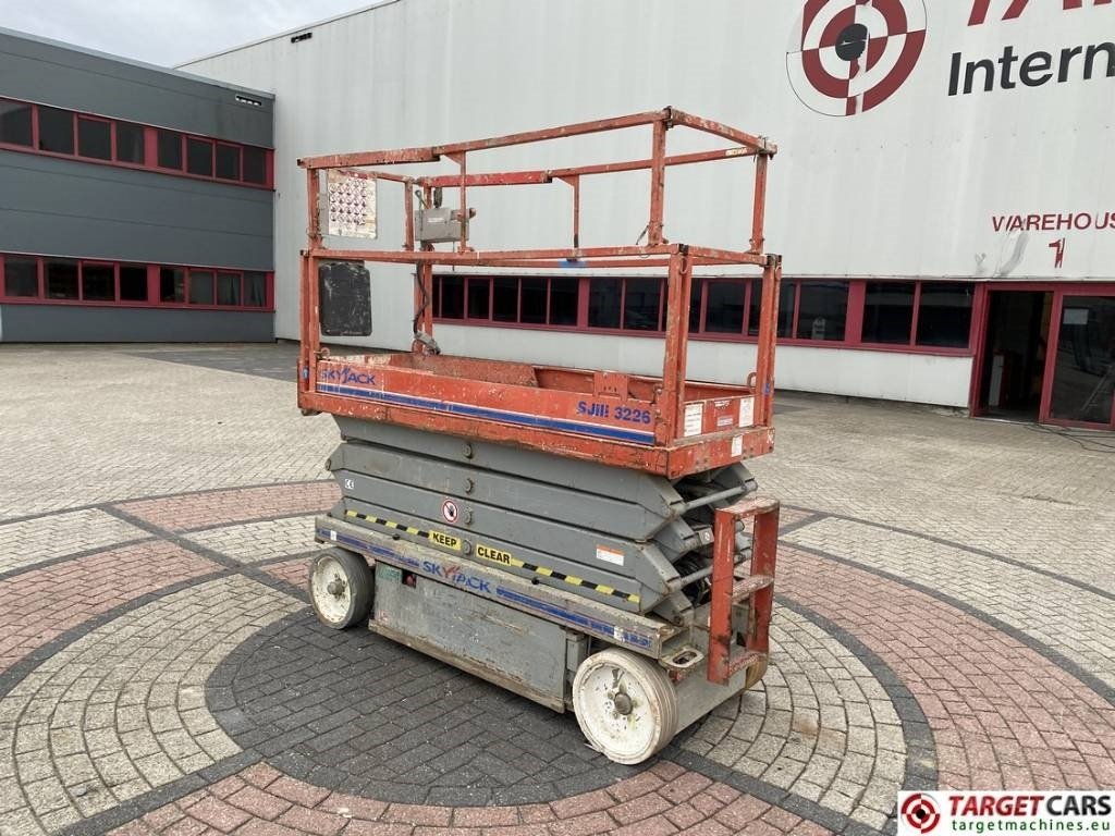 SkyJack SJIII-3226 Electric Scissor Work Lift 990cm - Ψαλιδωτό ανυψωτικό: φωτογραφία 4 SkyJack SJIII-3226 Electric Scissor Work Lift 990cm - Ψαλιδωτό ανυψωτικό: φωτογραφία 4