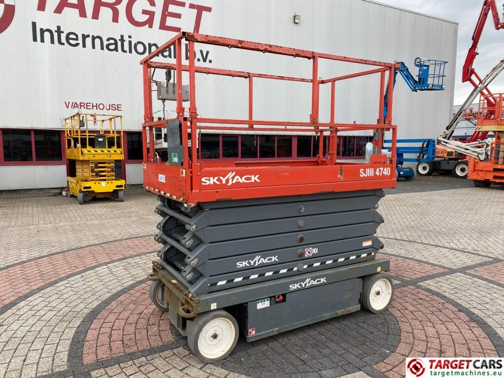 SkyJack SJIII-4740 Electric 4740 Scissor Work Lift 1380cm  - Ψαλιδωτό ανυψωτικό: φωτογραφία 1 SkyJack SJIII-4740 Electric 4740 Scissor Work Lift 1380cm  - Ψαλιδωτό ανυψωτικό: φωτογραφία 1