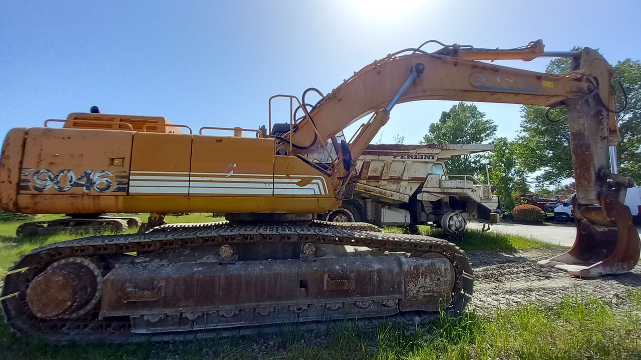 CASE Poclain 9046 Escavatore cingolato completo di cabina Rops-Fops con griglia frontale. Impianto martello. Benna. - Ερπυστριοφόρος εκσκαφέας: φωτογραφία 3 CASE Poclain 9046 Escavatore cingolato completo di cabina Rops-Fops con griglia frontale. Impianto martello. Benna. - Ερπυστριοφόρος εκσκαφέας: φωτογραφία 3