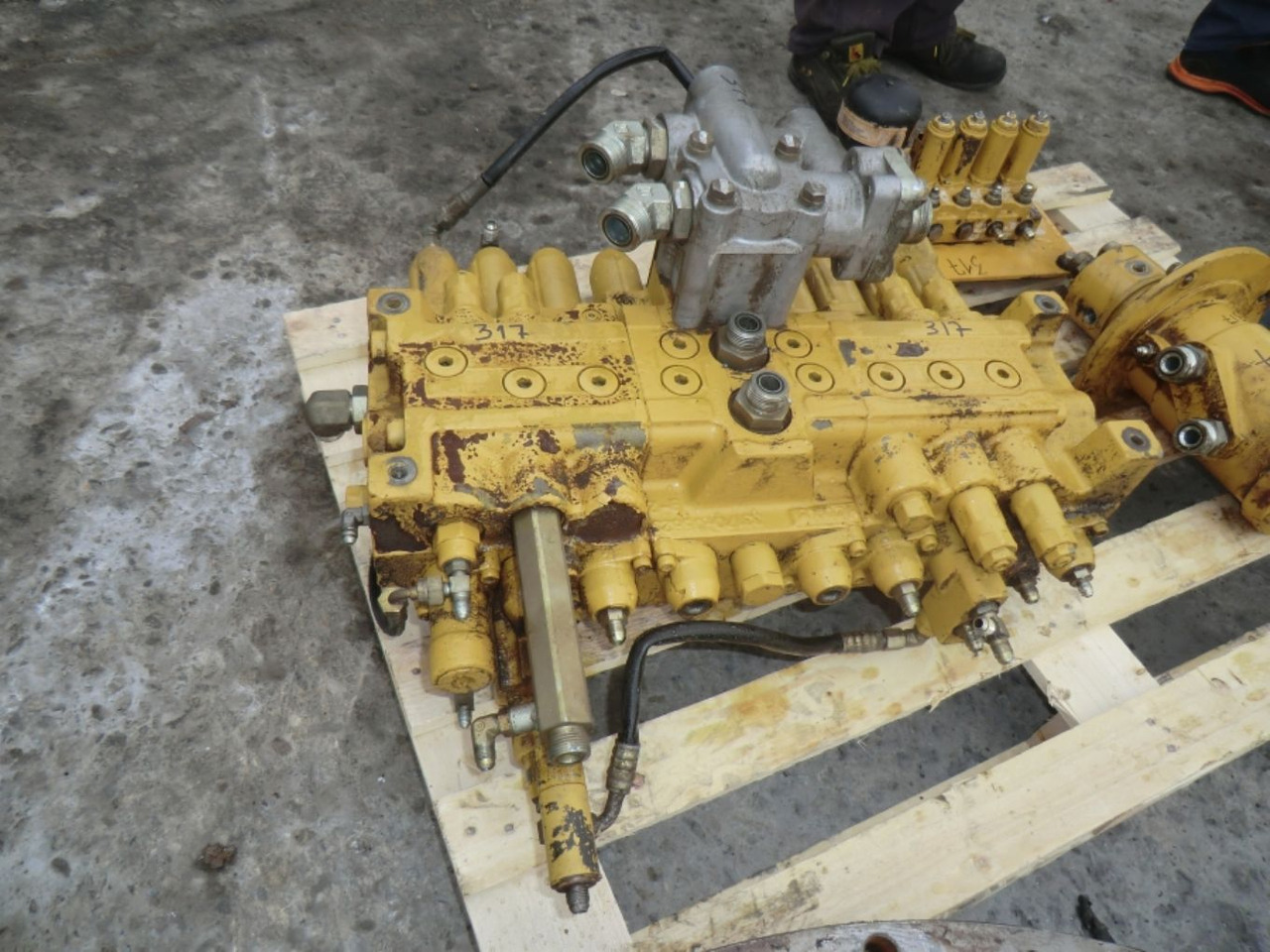 Caterpillar 317B LN Distributore idrualico - Υδραυλική βαλβίδα για Κατασκευή μηχανήματα: φωτογραφία 3 Caterpillar 317B LN Distributore idrualico - Υδραυλική βαλβίδα για Κατασκευή μηχανήματα: φωτογραφία 3