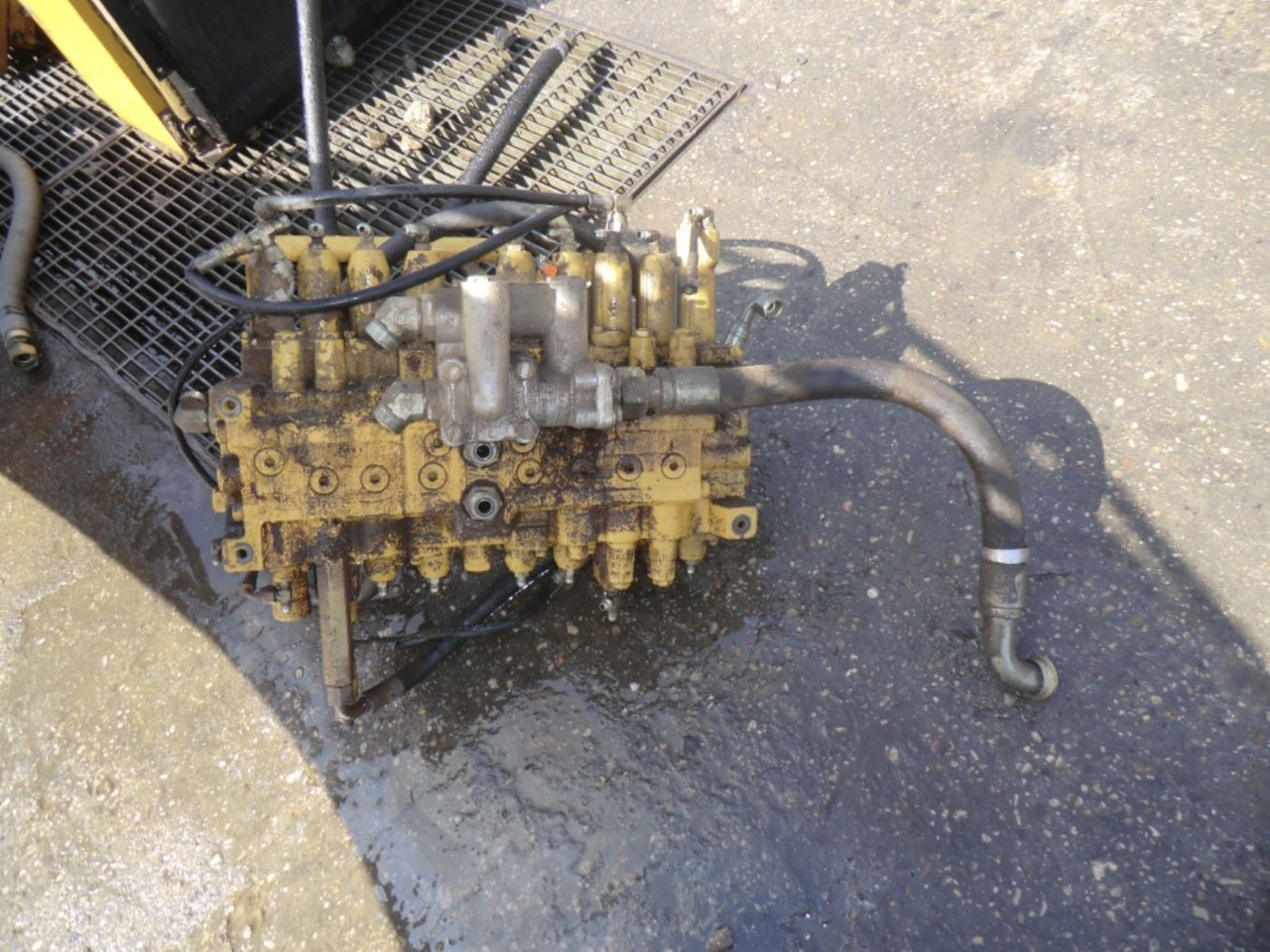 Caterpillar 317B LN Distributore - Υδραυλική βαλβίδα για Κατασκευή μηχανήματα: φωτογραφία 2 Caterpillar 317B LN Distributore - Υδραυλική βαλβίδα για Κατασκευή μηχανήματα: φωτογραφία 2