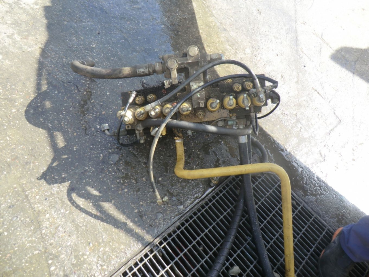 Caterpillar 317B LN Distributore - Υδραυλική βαλβίδα για Κατασκευή μηχανήματα: φωτογραφία 1 Caterpillar 317B LN Distributore - Υδραυλική βαλβίδα για Κατασκευή μηχανήματα: φωτογραφία 1