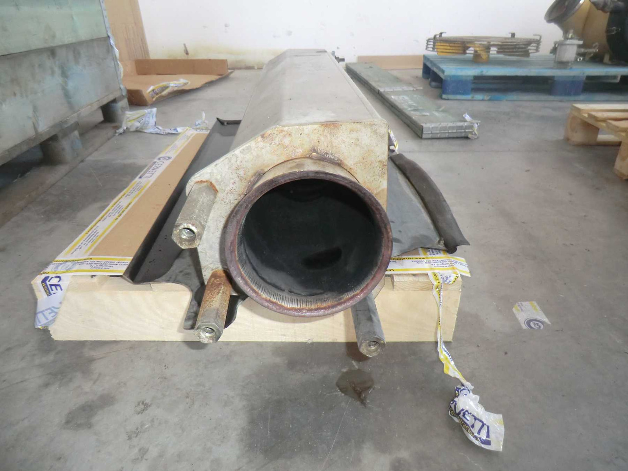 Caterpillar 735 Supporto marmitta - Αμάξωμα και εξωτερικό για Κατασκευή μηχανήματα: φωτογραφία 2 Caterpillar 735 Supporto marmitta - Αμάξωμα και εξωτερικό για Κατασκευή μηχανήματα: φωτογραφία 2