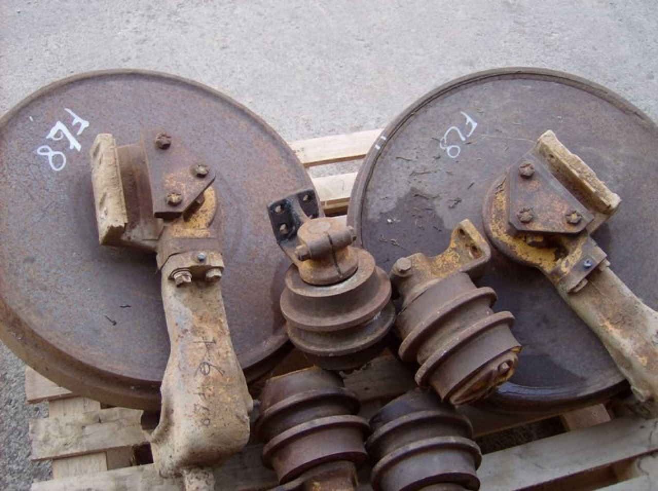 FIAT ALLIS FL8 2 RULLI SUPERIORI - Ερπύστριες - Ράουλα για Κατασκευή μηχανήματα: φωτογραφία 2 FIAT ALLIS FL8 2 RULLI SUPERIORI - Ερπύστριες - Ράουλα για Κατασκευή μηχανήματα: φωτογραφία 2