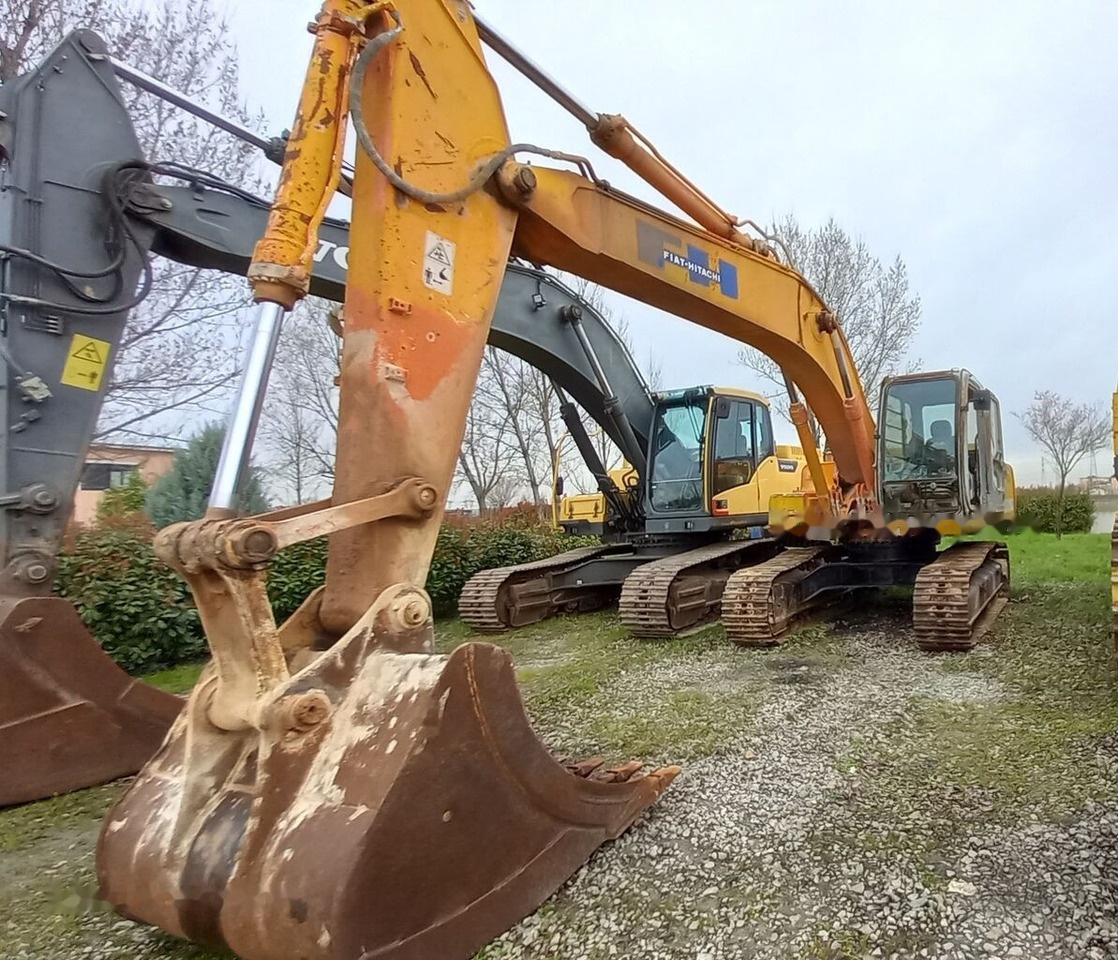 Ερπυστριοφόρος εκσκαφέας Fiat-Hitachi EX215: φωτογραφία 1