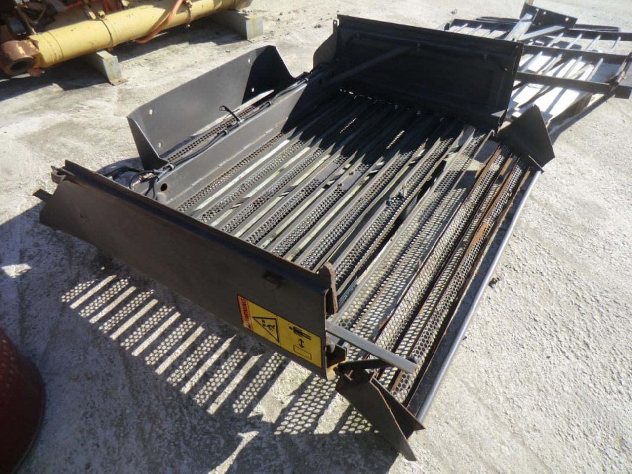 VOLVO L330E GRIGLIA - Μάσκα ψυγείου για Κατασκευή μηχανήματα: φωτογραφία 3 VOLVO L330E GRIGLIA - Μάσκα ψυγείου για Κατασκευή μηχανήματα: φωτογραφία 3