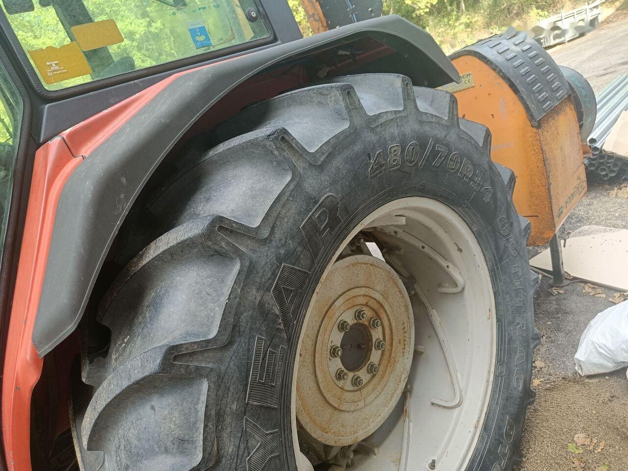 Massey Ferguson 383 - Τρακτέρ: φωτογραφία 4 Massey Ferguson 383 - Τρακτέρ: φωτογραφία 4