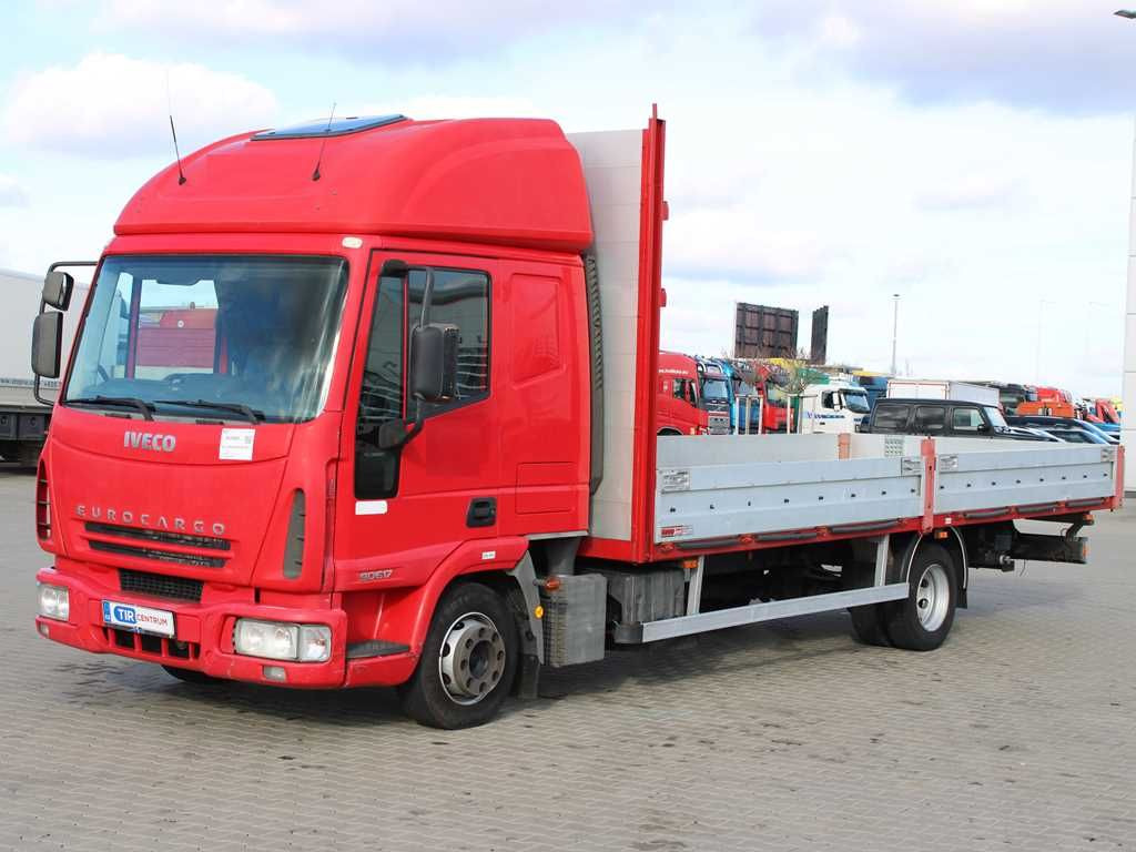 Iveco EUROCARGO ML 90E17, EURO 3, PNEU 80% - Φορτηγό μουσαμάς: φωτογραφία 1 Iveco EUROCARGO ML 90E17, EURO 3, PNEU 80% - Φορτηγό μουσαμάς: φωτογραφία 1