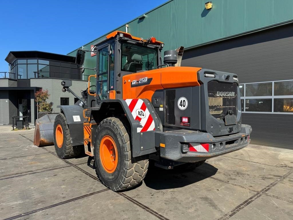 Doosan DL250-7 - Ελαστιχοφόρος φορτωτής: φωτογραφία 5 Doosan DL250-7 - Ελαστιχοφόρος φορτωτής: φωτογραφία 5
