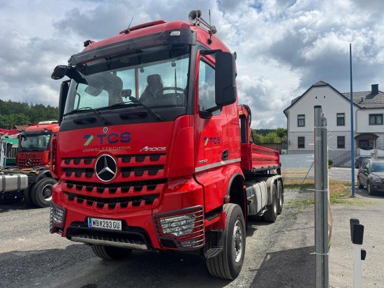Mercedes-Benz AROCS 3552 963-2F Epsilon M100L86 Kran ? Leistungsstarker Holzladekran mit hoher Reichweite - Φορτηγό με γερανό: φωτογραφία 1 Mercedes-Benz AROCS 3552 963-2F Epsilon M100L86 Kran ? Leistungsstarker Holzladekran mit hoher Reichweite - Φορτηγό με γερανό: φωτογραφία 1