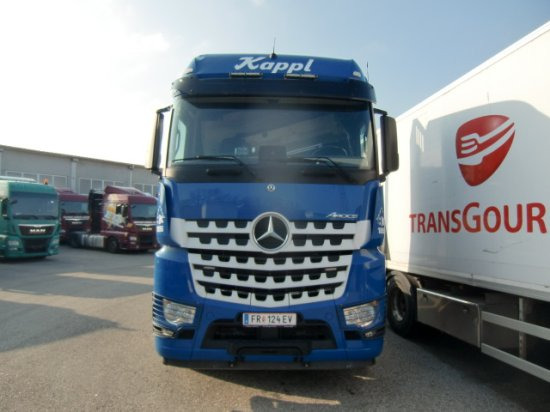 Mercedes-Benz Arocs 3353 6x4 Holztransp., Palfinger Kran Epsilon - Φορτηγό ξυλείας, Φορτηγό με γερανό: φωτογραφία 2 Mercedes-Benz Arocs 3353 6x4 Holztransp., Palfinger Kran Epsilon - Φορτηγό ξυλείας, Φορτηγό με γερανό: φωτογραφία 2