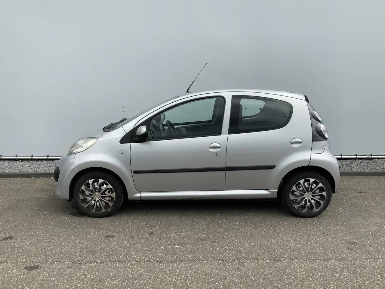 Citroen C1 1.0-12V Ambiance, 4-deurs, Airco. APK: 28-02-2026 - Hatchback: φωτογραφία 2 Citroen C1 1.0-12V Ambiance, 4-deurs, Airco. APK: 28-02-2026 - Hatchback: φωτογραφία 2