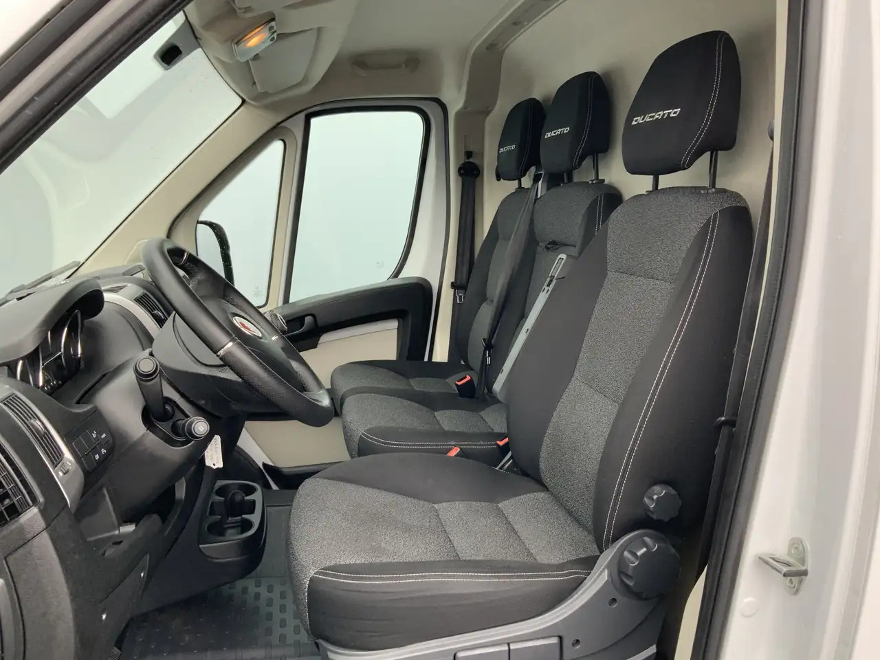 Fiat Ducato 35H 2.3 MultiJet L3H2 Maxi Airco Cruise Navi 3 Zit - Βαν: φωτογραφία 5 Fiat Ducato 35H 2.3 MultiJet L3H2 Maxi Airco Cruise Navi 3 Zit - Βαν: φωτογραφία 5