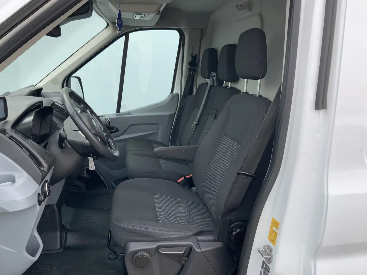 Ford Transit 310 2.2 TDCI L2H2 Trend Airco Cruise Navi 3 Zits I - Βαν: φωτογραφία 4 Ford Transit 310 2.2 TDCI L2H2 Trend Airco Cruise Navi 3 Zits I - Βαν: φωτογραφία 4