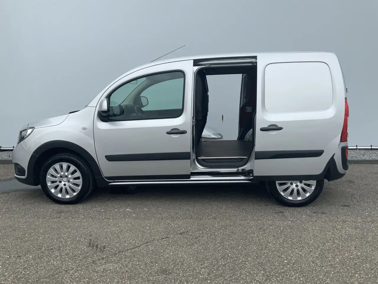 Mercedes-Benz Citan 109 CDI BlueEFFICIENCY Airco Dub Schuifdeur Cruise - Μικρό βαν: φωτογραφία 4 Mercedes-Benz Citan 109 CDI BlueEFFICIENCY Airco Dub Schuifdeur Cruise - Μικρό βαν: φωτογραφία 4