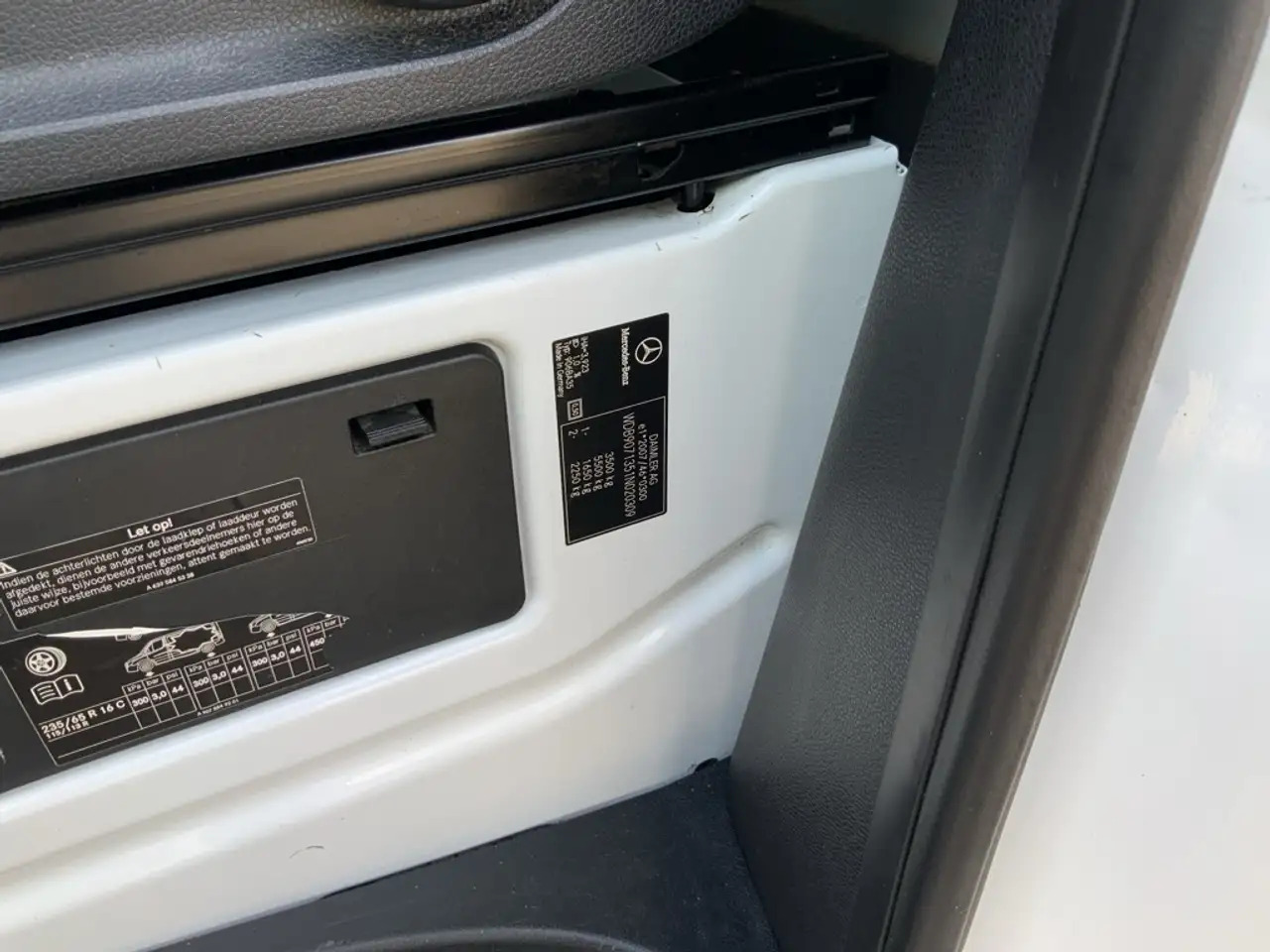Leasing Mercedes-Benz Sprinter 314 2.2 CDI 432 Automaat Meubelbak & Klep Veer Air Mercedes-Benz Sprinter 314 2.2 CDI 432 Automaat Meubelbak & Klep Veer Air: φωτογραφία 7