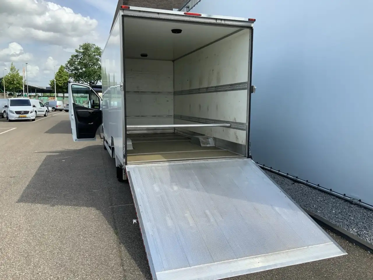 Leasing Mercedes-Benz Sprinter 314 2.2 CDI 432 Automaat Meubelbak & Klep Veer Air Mercedes-Benz Sprinter 314 2.2 CDI 432 Automaat Meubelbak & Klep Veer Air: φωτογραφία 13
