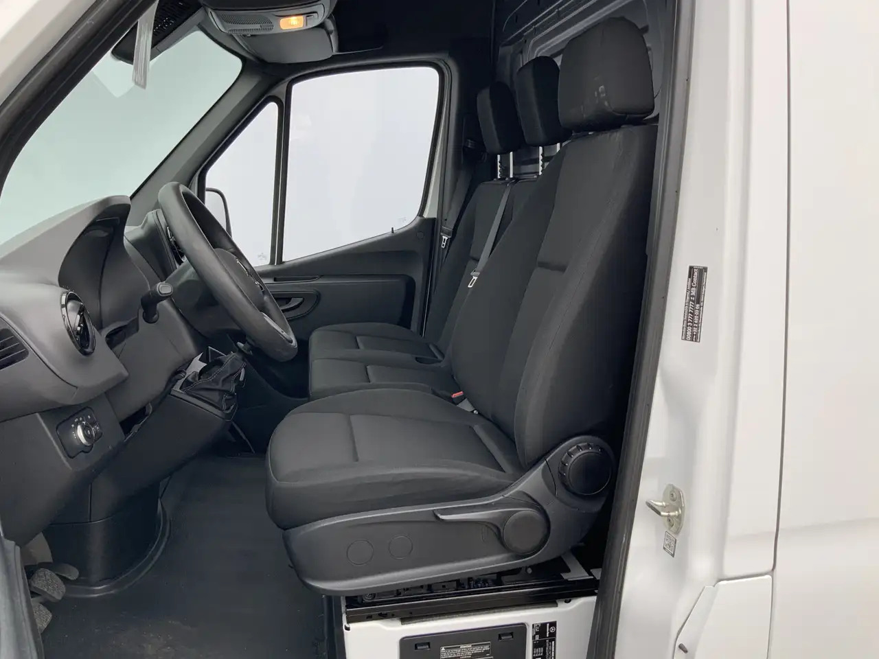 Mercedes-Benz Sprinter 314 2.2 CDI L2H2 Airco Camera Navi 3 Zits MBUX Sch - Βαν: φωτογραφία 4 Mercedes-Benz Sprinter 314 2.2 CDI L2H2 Airco Camera Navi 3 Zits MBUX Sch - Βαν: φωτογραφία 4