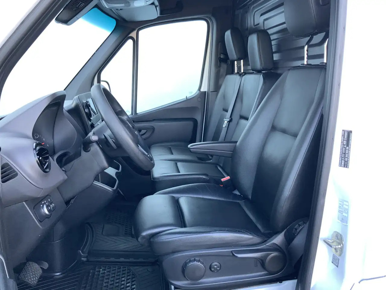 Mercedes-Benz Sprinter 319 3.0 CDI L2H2 Automaat Airco Navi Cruise Leer 3 - Βαν: φωτογραφία 4 Mercedes-Benz Sprinter 319 3.0 CDI L2H2 Automaat Airco Navi Cruise Leer 3 - Βαν: φωτογραφία 4