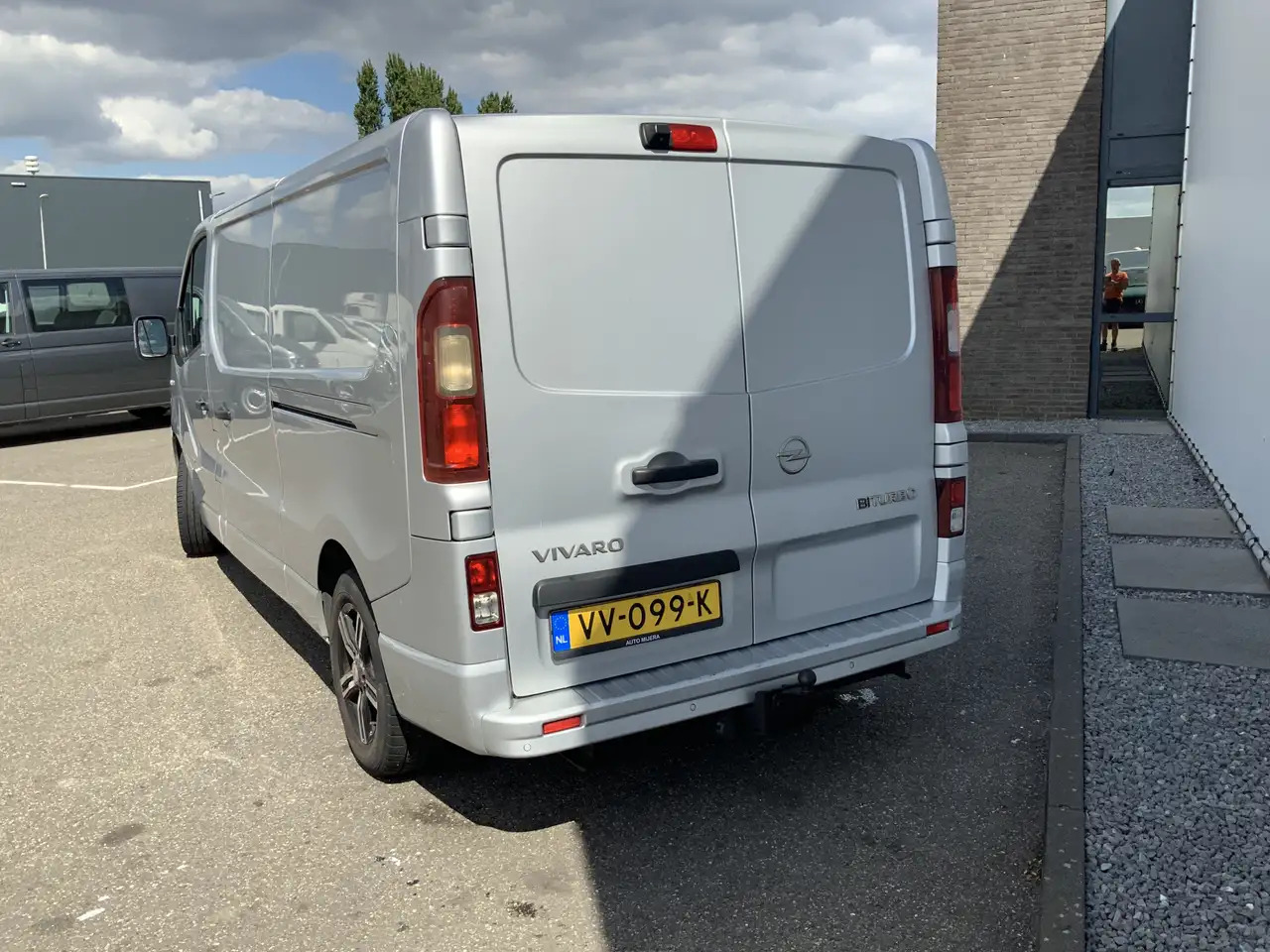 Opel Vivaro 1.6 CDTI L2H1 Sport EcoFlex (MOTOR DEFECT !!!!)Air - Βαν: φωτογραφία 3 Opel Vivaro 1.6 CDTI L2H1 Sport EcoFlex (MOTOR DEFECT !!!!)Air - Βαν: φωτογραφία 3