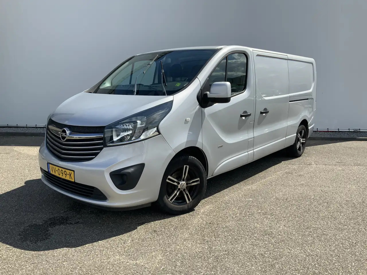 Opel Vivaro 1.6 CDTI L2H1 Sport EcoFlex (MOTOR DEFECT !!!!)Air - Βαν: φωτογραφία 1 Opel Vivaro 1.6 CDTI L2H1 Sport EcoFlex (MOTOR DEFECT !!!!)Air - Βαν: φωτογραφία 1