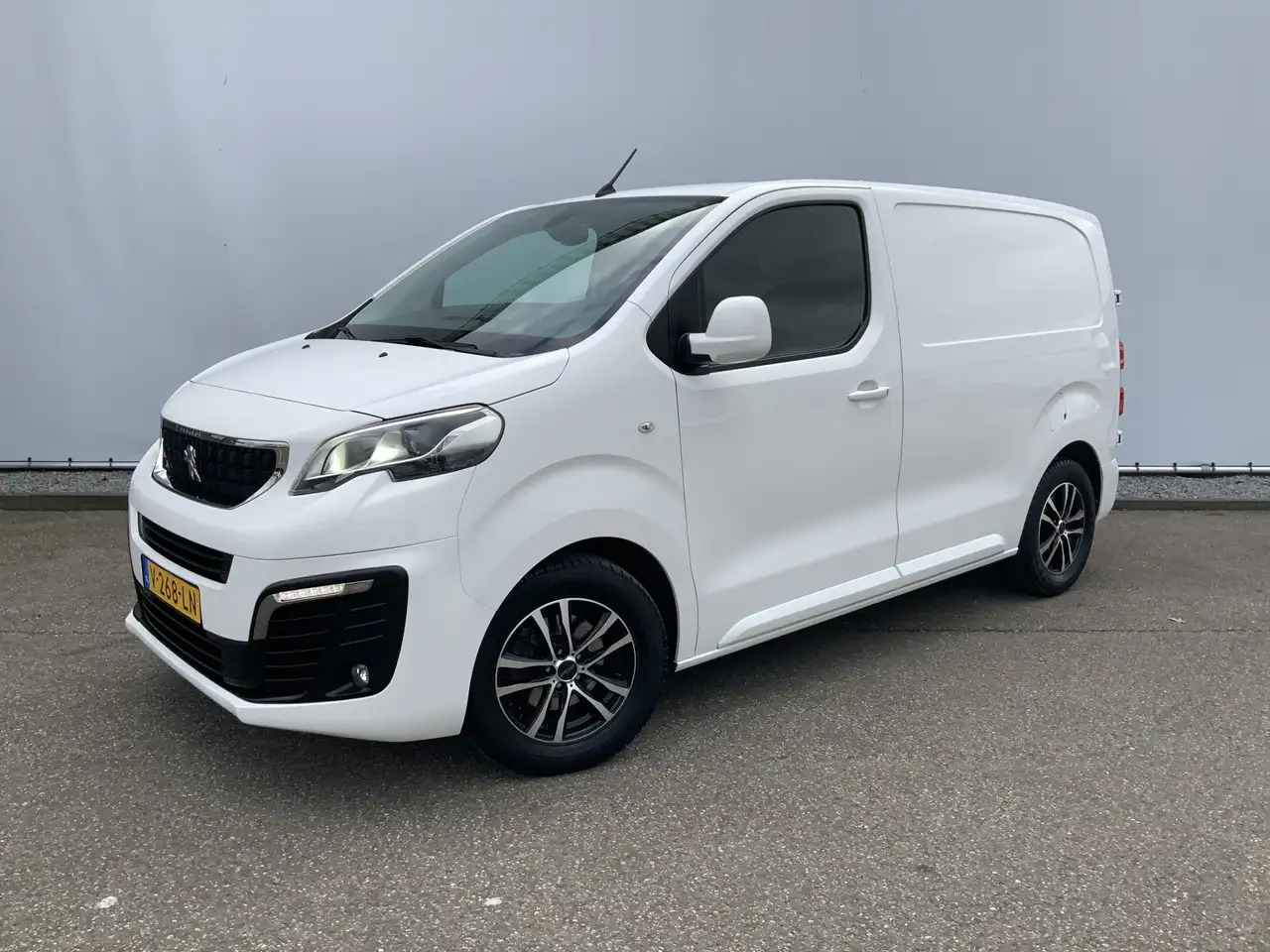 Peugeot Expert 227C 2.0 BlueHDI 150 Premium Pack Airco Cruise Cam - Βαν: φωτογραφία 1 Peugeot Expert 227C 2.0 BlueHDI 150 Premium Pack Airco Cruise Cam - Βαν: φωτογραφία 1