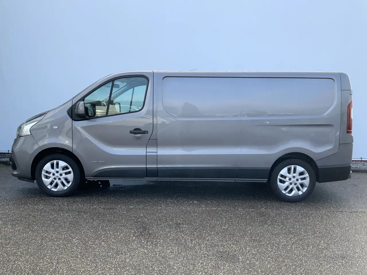 Renault Trafic 1.6 dCi T29 L2H1 DC Comfort Energy Airco Cruise Na - Βαν: φωτογραφία 3 Renault Trafic 1.6 dCi T29 L2H1 DC Comfort Energy Airco Cruise Na - Βαν: φωτογραφία 3