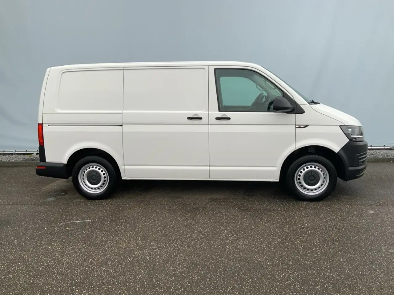 Volkswagen T6 Transporter 2.0 TDI L1H1 Comfortline Airco Navi Trekhaak 2200 - Βαν: φωτογραφία 4 Volkswagen T6 Transporter 2.0 TDI L1H1 Comfortline Airco Navi Trekhaak 2200 - Βαν: φωτογραφία 4