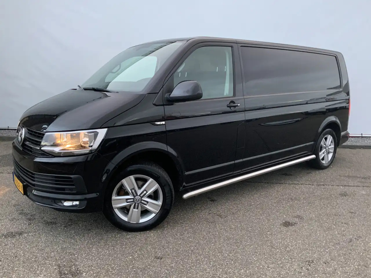 Volkswagen T6 Transporter 2.0 TDI L2H2 Highline Automaat Airco Cruise Navi A - Βαν: φωτογραφία 1 Volkswagen T6 Transporter 2.0 TDI L2H2 Highline Automaat Airco Cruise Navi A - Βαν: φωτογραφία 1