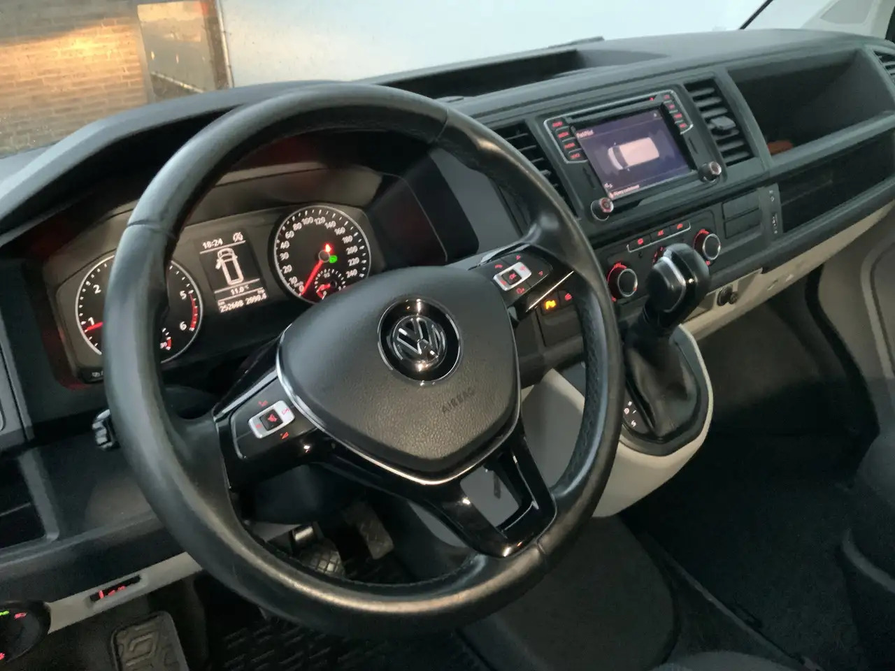Volkswagen T6 Transporter 2.0 TDI L2H2 Highline Automaat Airco Cruise Navi A - Βαν: φωτογραφία 5 Volkswagen T6 Transporter 2.0 TDI L2H2 Highline Automaat Airco Cruise Navi A - Βαν: φωτογραφία 5