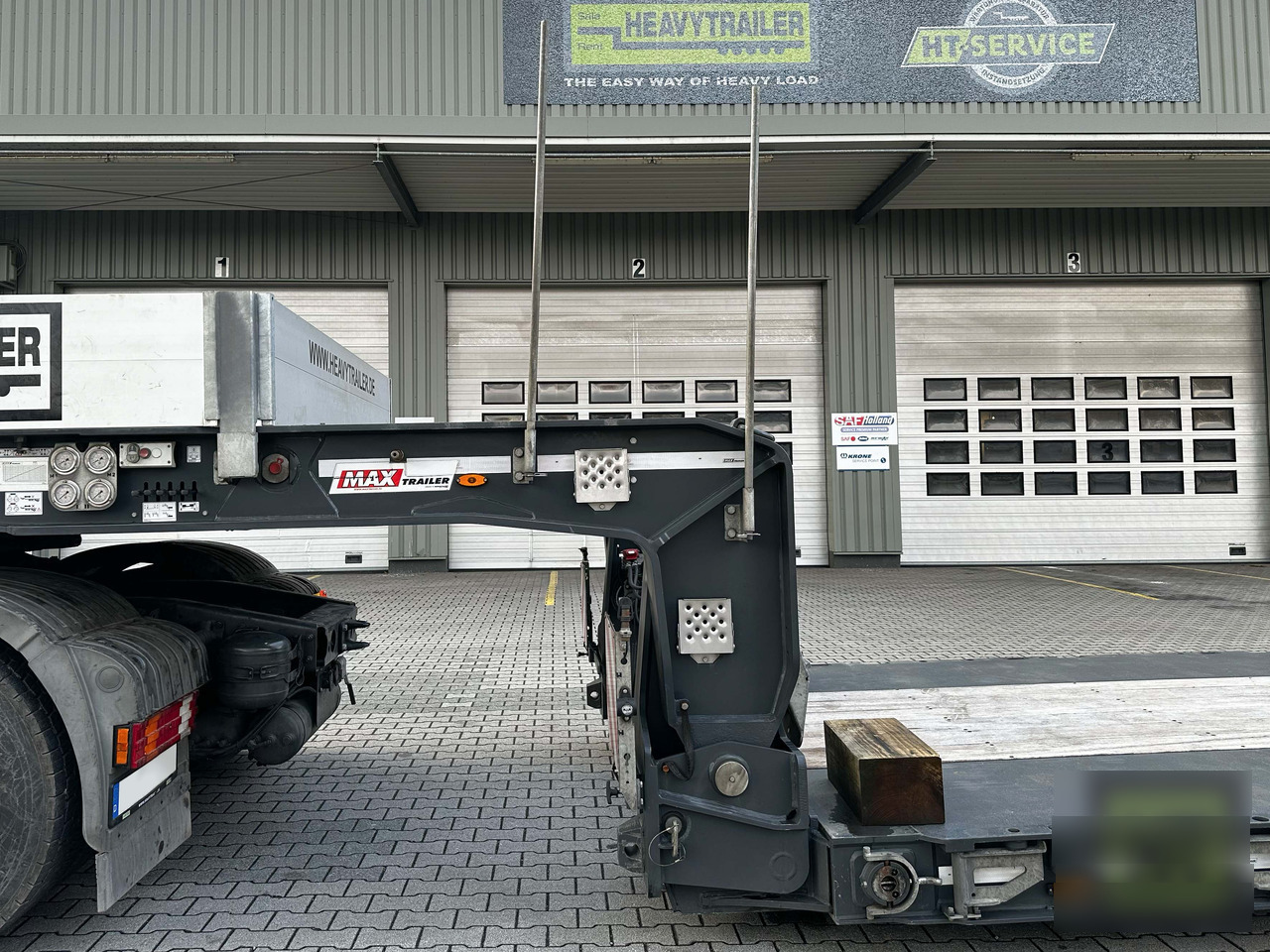 Faymonville MAX Trailer 3-Achs-Tiefbett mit Pendelachsen - Επικαθήμενο με χαμηλό δάπεδο: φωτογραφία 4 Faymonville MAX Trailer 3-Achs-Tiefbett mit Pendelachsen - Επικαθήμενο με χαμηλό δάπεδο: φωτογραφία 4