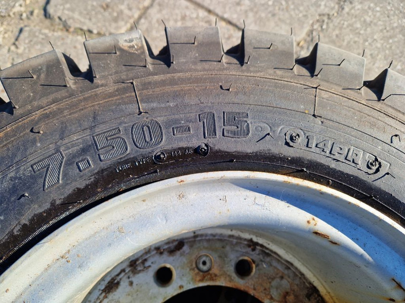 Mitas 8X nieuwe luchtband 7.50-15/14 ply - Ελαστικό: φωτογραφία 5 Mitas 8X nieuwe luchtband 7.50-15/14 ply - Ελαστικό: φωτογραφία 5