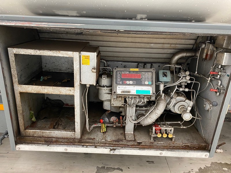 DAF 45.160 ATi - Φορτηγό βυτιοφόρο: φωτογραφία 4 DAF 45.160 ATi - Φορτηγό βυτιοφόρο: φωτογραφία 4