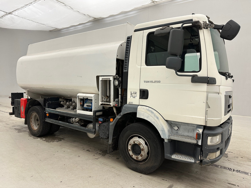 MAN TGM 15.250 - Φορτηγό βυτιοφόρο: φωτογραφία 3 MAN TGM 15.250 - Φορτηγό βυτιοφόρο: φωτογραφία 3
