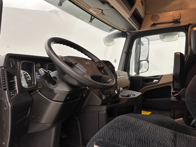 Τράκτορας Mercedes-Benz Actros 1942: φωτογραφία 9 Τράκτορας Mercedes-Benz Actros 1942: φωτογραφία 9