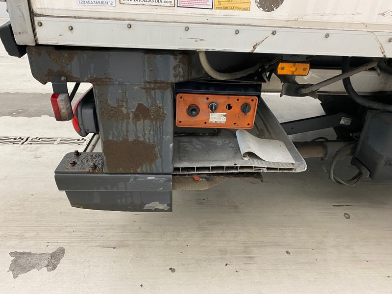 Φορτηγό ψυγείο Renault Midlum 300 DXi: φωτογραφία 12 Φορτηγό ψυγείο Renault Midlum 300 DXi: φωτογραφία 12