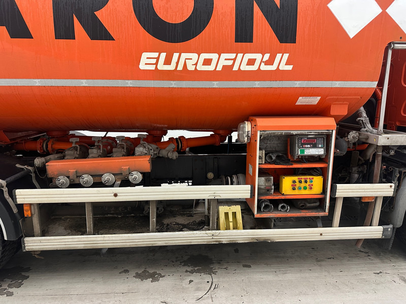 Renault Midlum 300 DXi - Φορτηγό βυτιοφόρο: φωτογραφία 4 Renault Midlum 300 DXi - Φορτηγό βυτιοφόρο: φωτογραφία 4