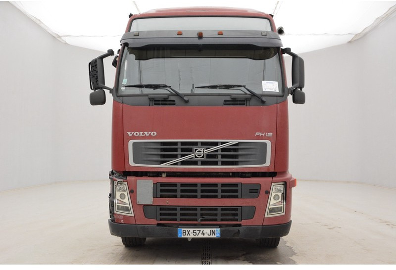 Volvo FH12.460 Globetrotter - Φορτηγό με ανοιχτή καρότσα: φωτογραφία 2 Volvo FH12.460 Globetrotter - Φορτηγό με ανοιχτή καρότσα: φωτογραφία 2