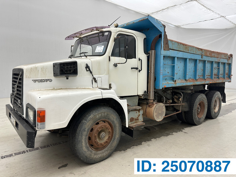 Volvo N10.320 - 6x4 - Φορτηγό ανατρεπόμενο: φωτογραφία 1 Volvo N10.320 - 6x4 - Φορτηγό ανατρεπόμενο: φωτογραφία 1