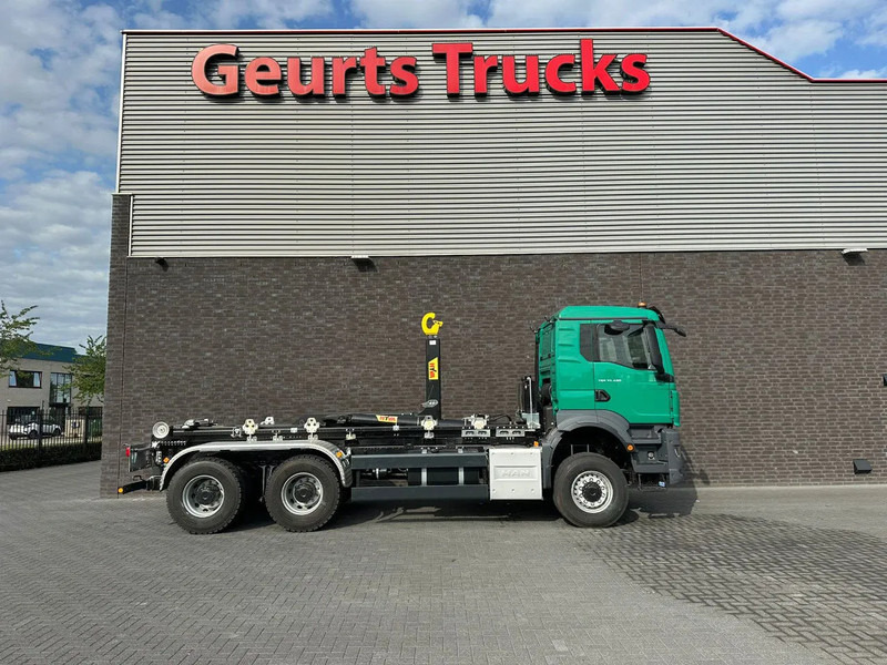 MAN TGS 33.480 6X6 HYVA LIFT 26-55-S HAAKARM / ABROLLKIPPER/ HOOKLIFT (NIEUWE/ NEU/ NEW) - Φορτηγό φόρτωσης γάντζου: φωτογραφία 4 MAN TGS 33.480 6X6 HYVA LIFT 26-55-S HAAKARM / ABROLLKIPPER/ HOOKLIFT (NIEUWE/ NEU/ NEW) - Φορτηγό φόρτωσης γάντζου: φωτογραφία 4